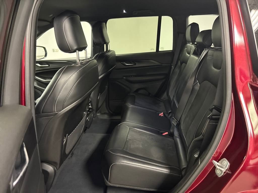 Used 2023 Jeep Grand Cherokee Altitude image 39