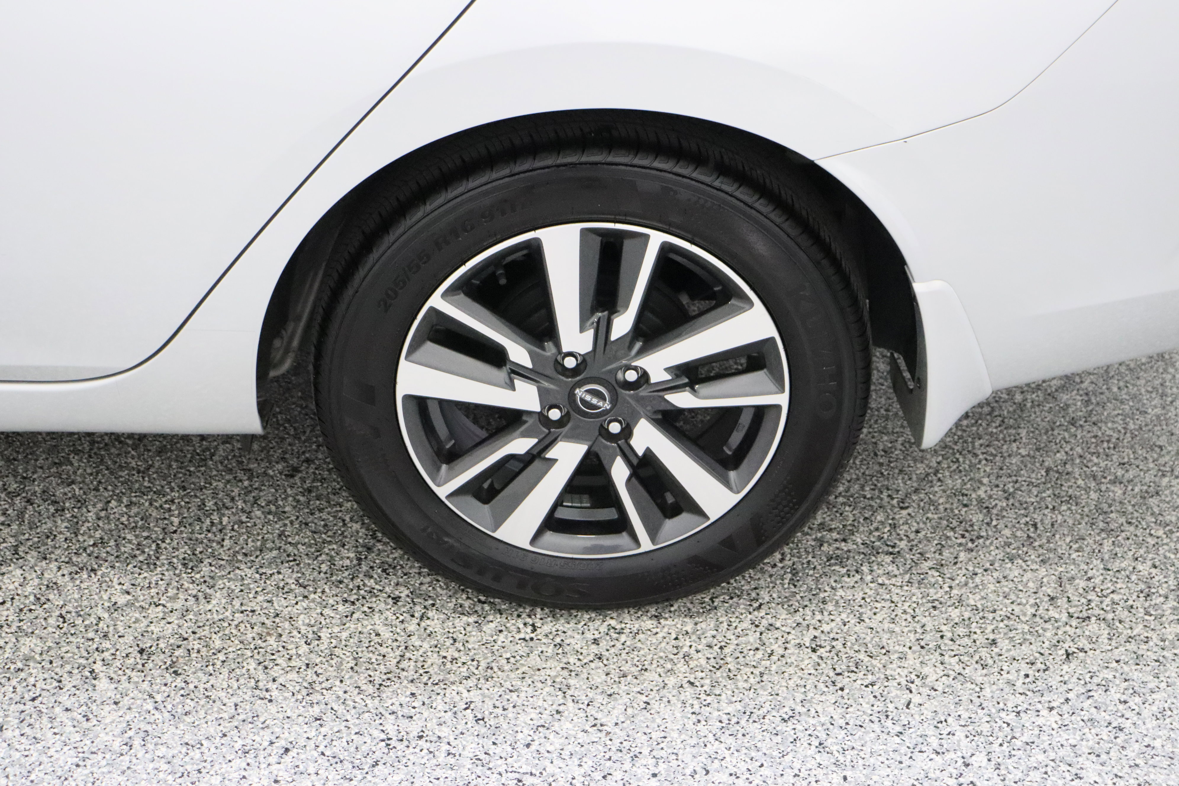 Used 2025 Nissan Versa SV w/ Trunk Package image 10