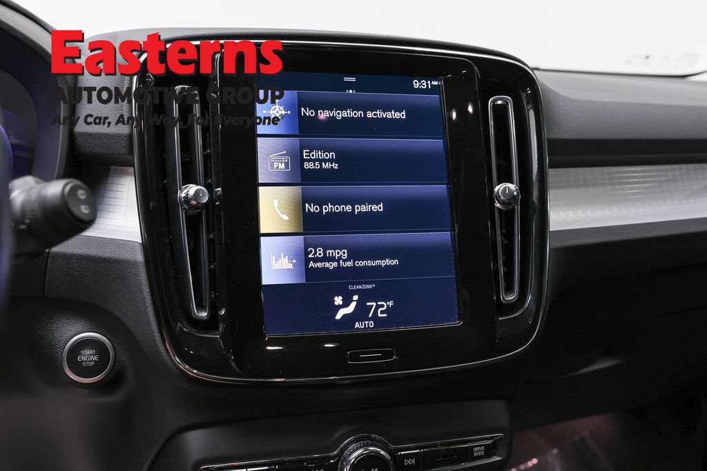 Used 2021 Volvo XC40 T4 Momentum FWD image 17