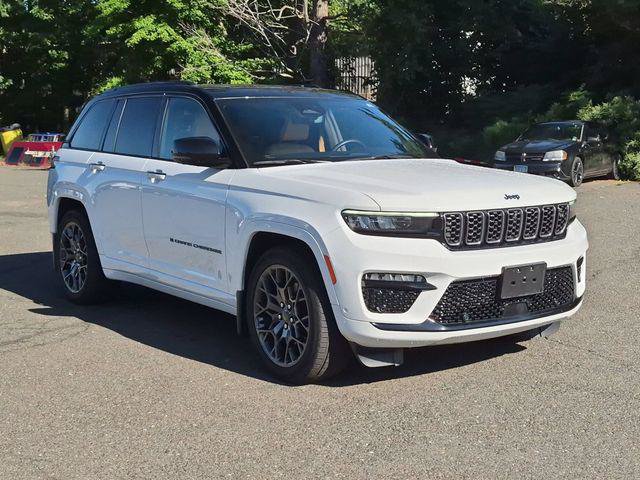 Certified 2024 Jeep Grand Cherokee Summit AWD/4WD image 3