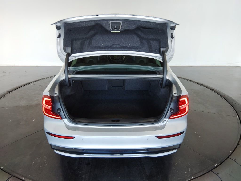 Used 2025 Volvo S60 B5 Core image 9