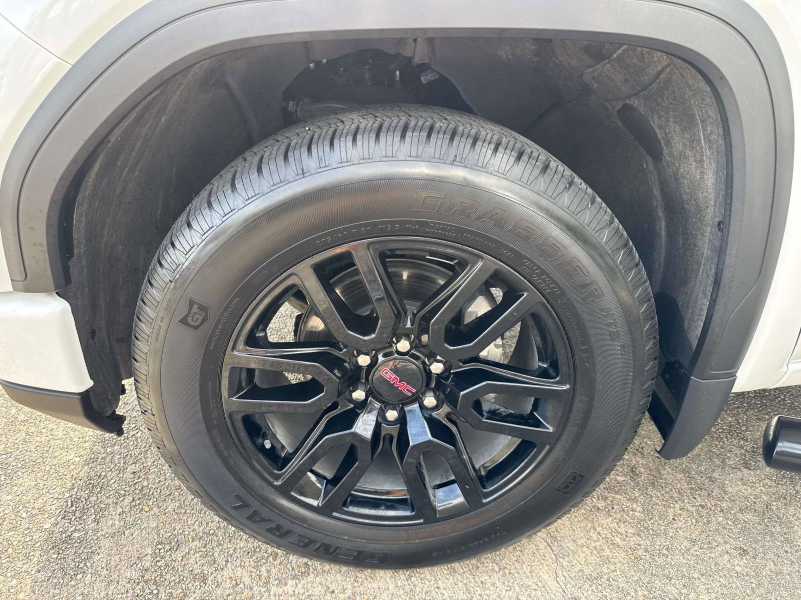 Used 2024 GMC Sierra 1500 Elevation image 4