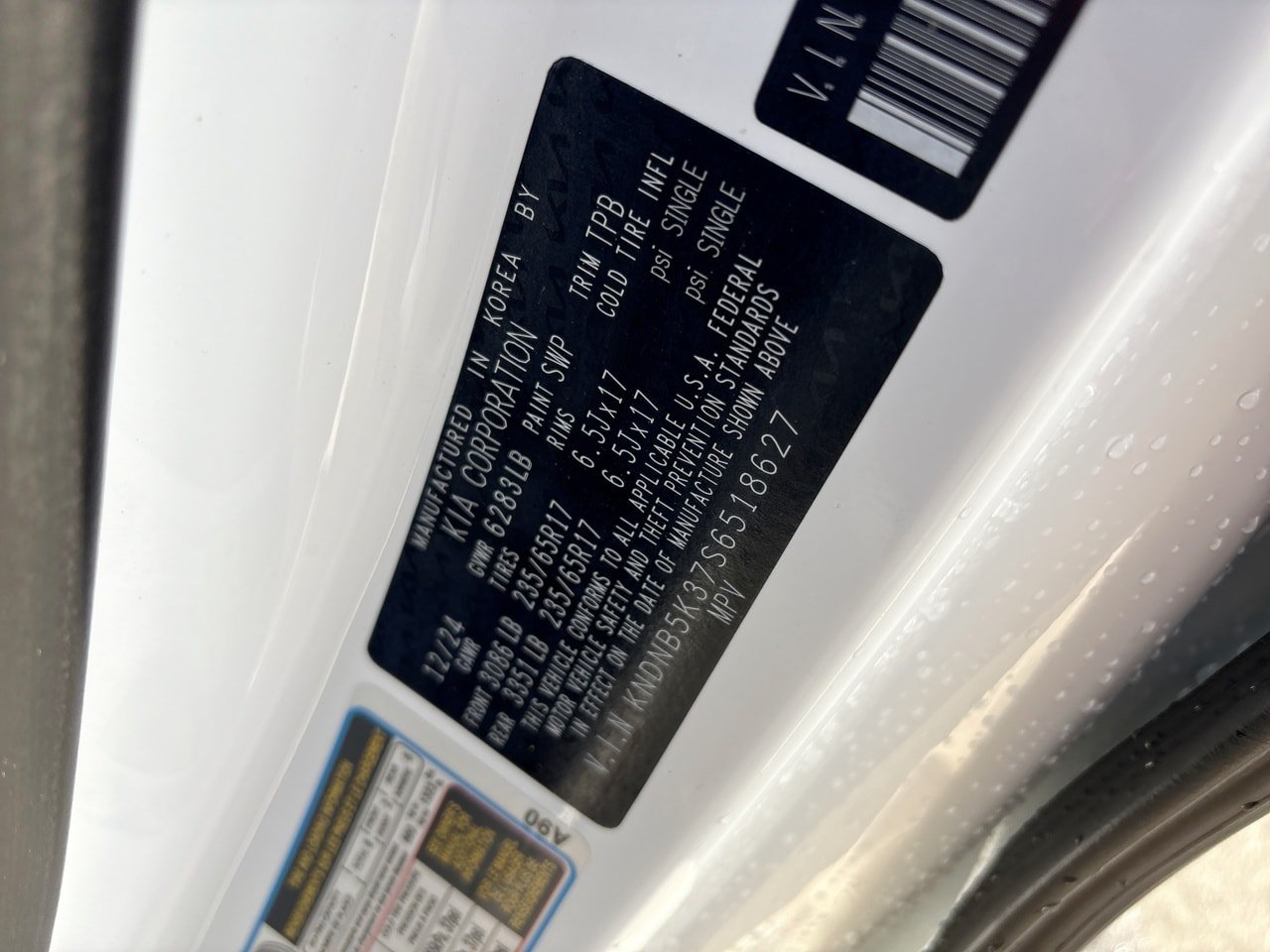 Used 2025 Kia Carnival FWD image 25