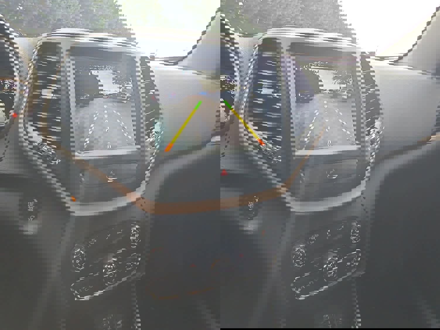 Used 2017 Jeep Cherokee Limited image 19