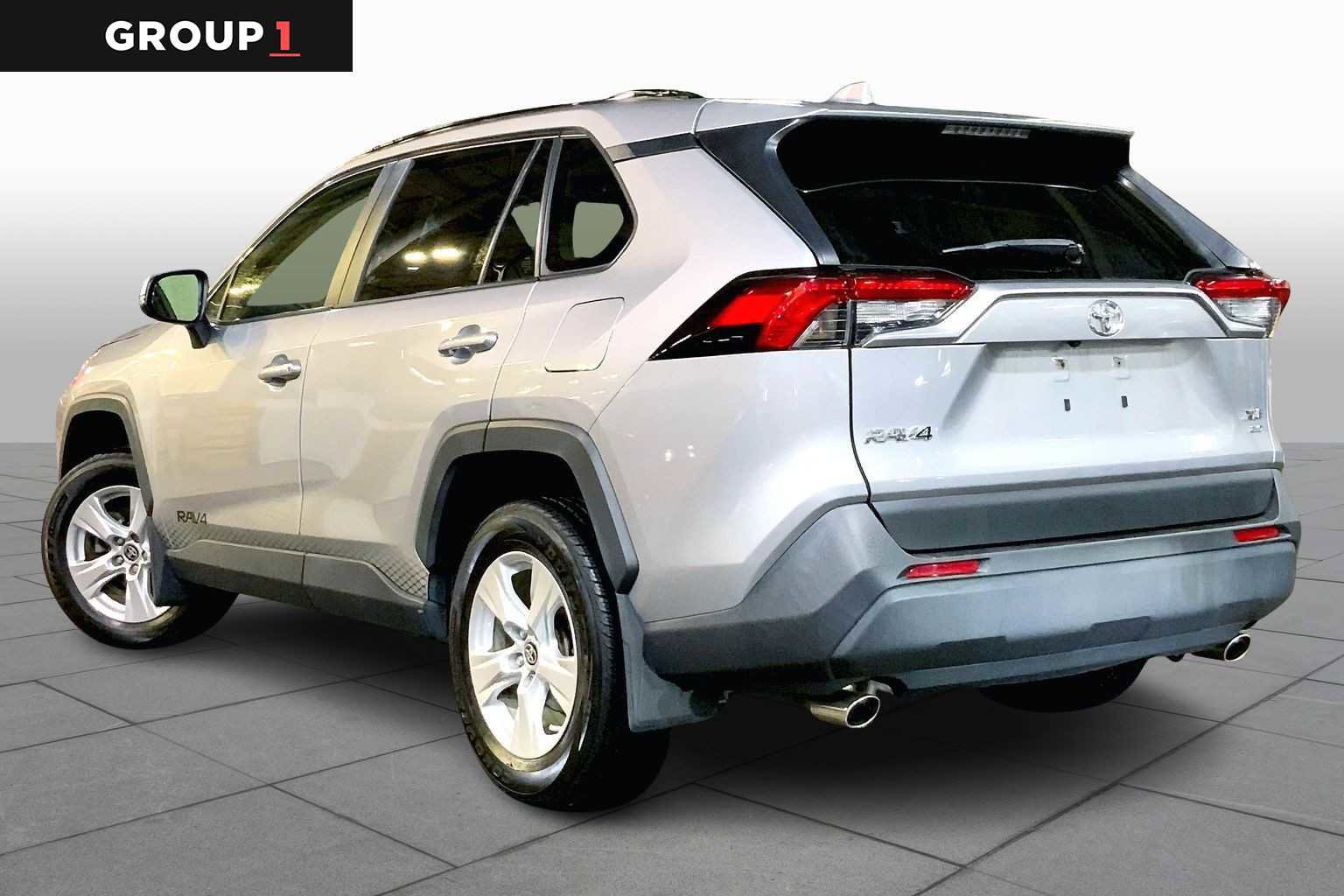 Used 2019 Toyota RAV4 XLE image 11