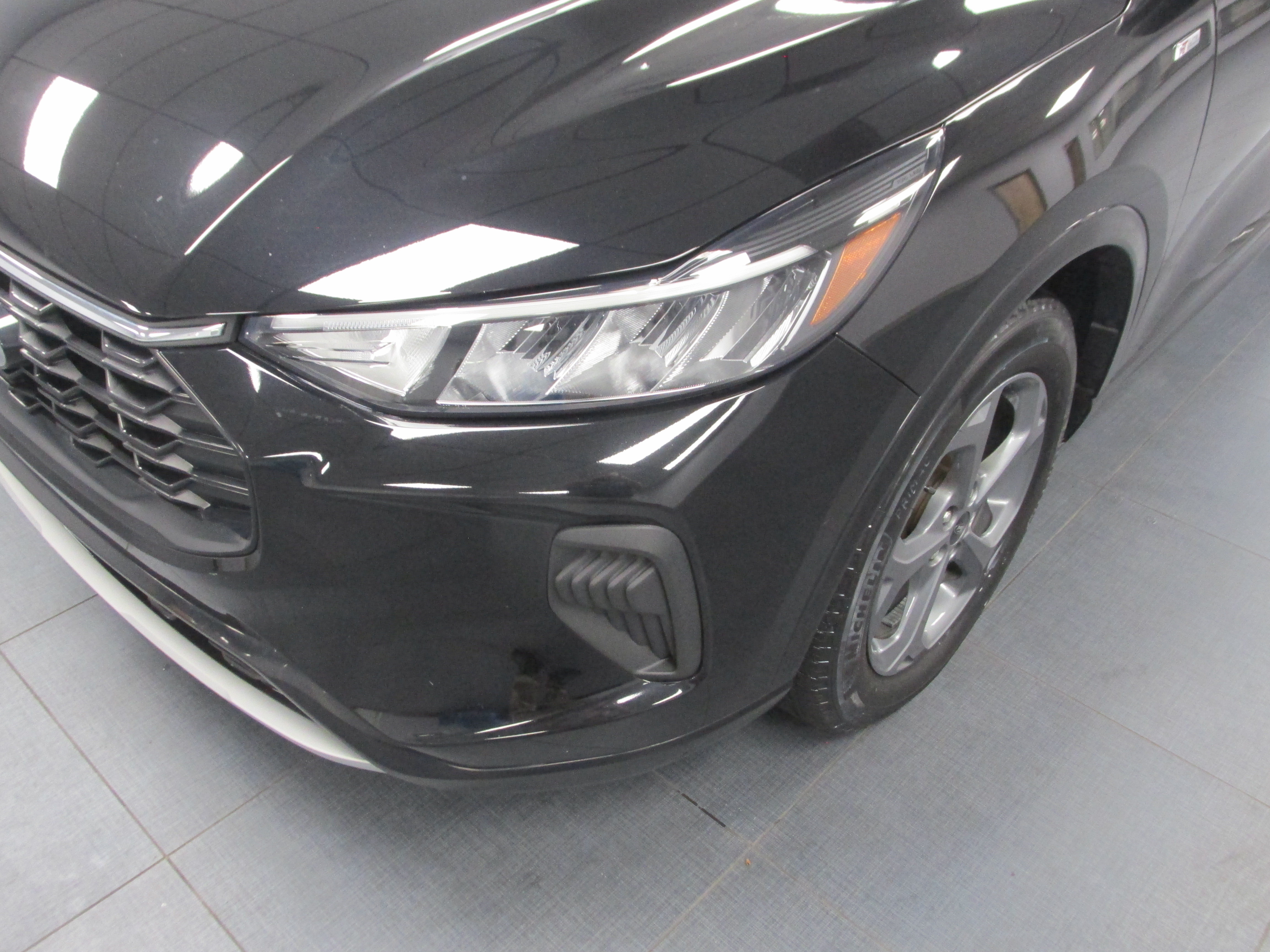 Used 2023 Ford Escape ST-Line w/ Tech Pack #1 AWD/4WD image 9