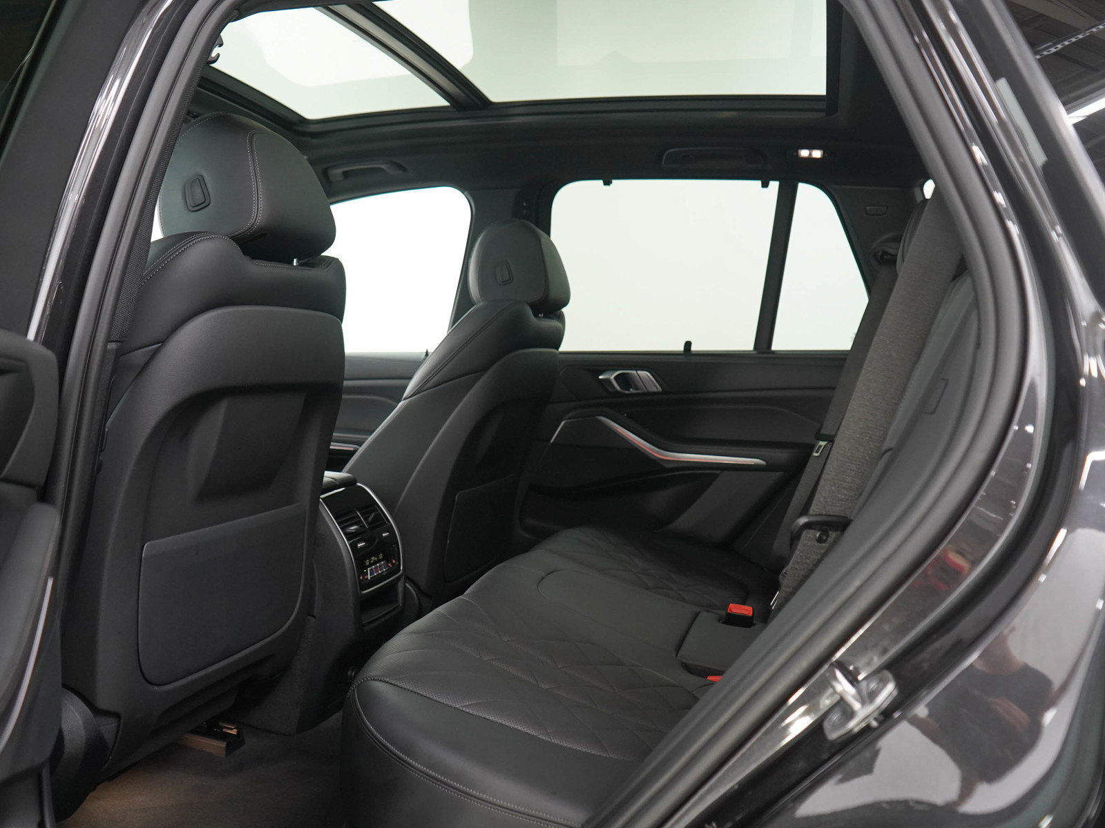Used 2023 BMW X5 xDrive40i AWD/4WD image 19