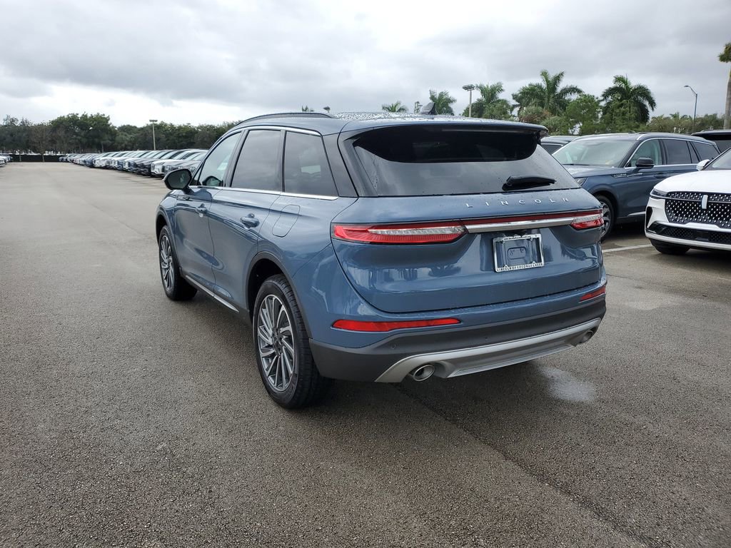 New 2026 Lincoln Corsair Reserve FWD image 3
