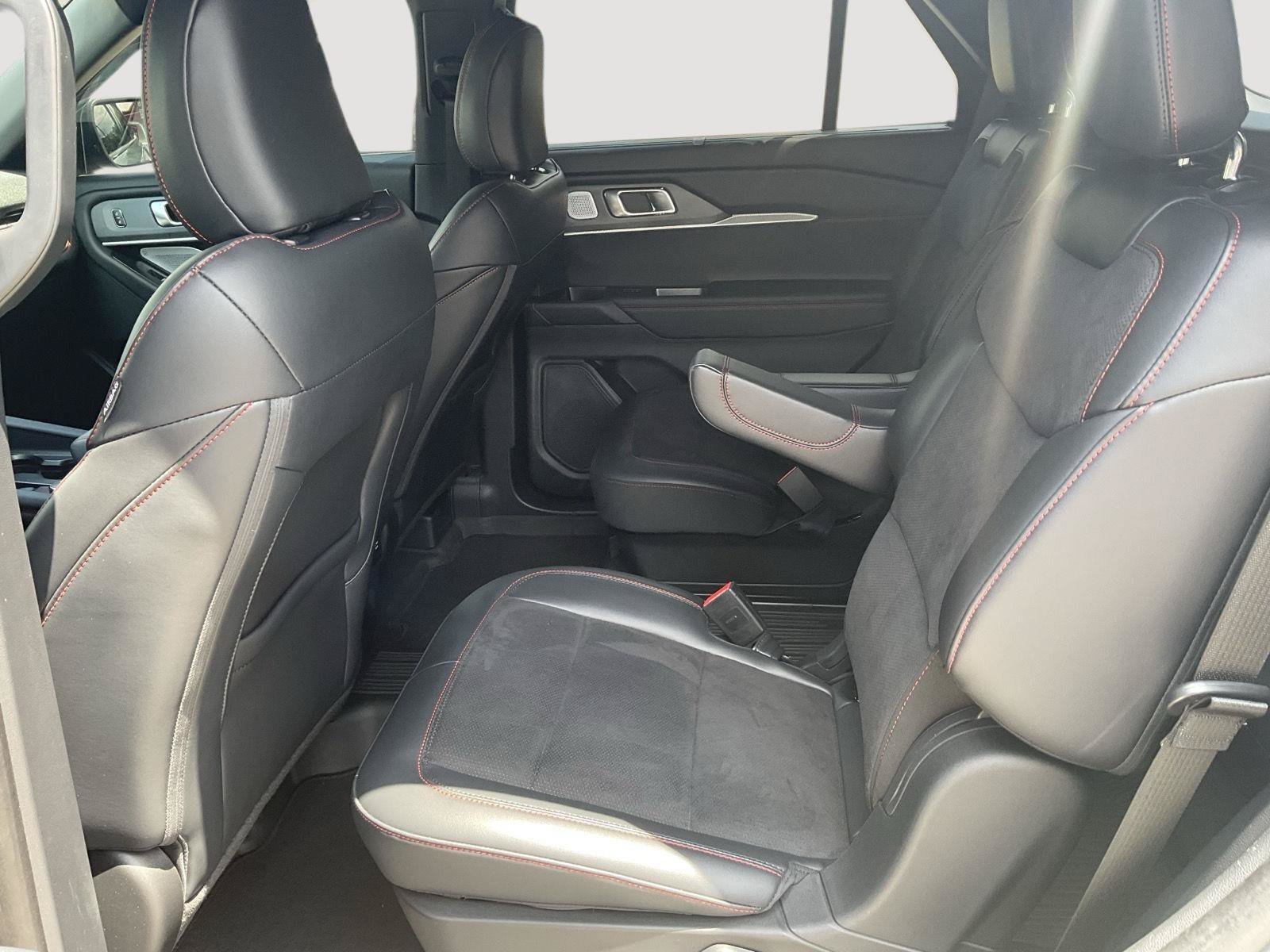Used 2025 Ford Explorer ST AWD/4WD image 22