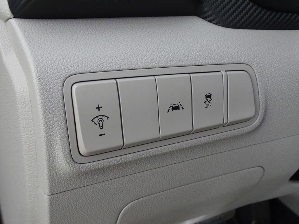 Used 2020 Hyundai Tucson SE image 14