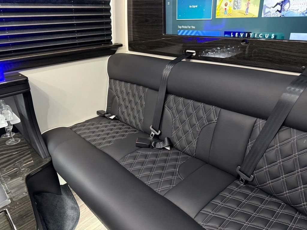 Used 2023 Mercedes-Benz Sprinter 3500 image 86