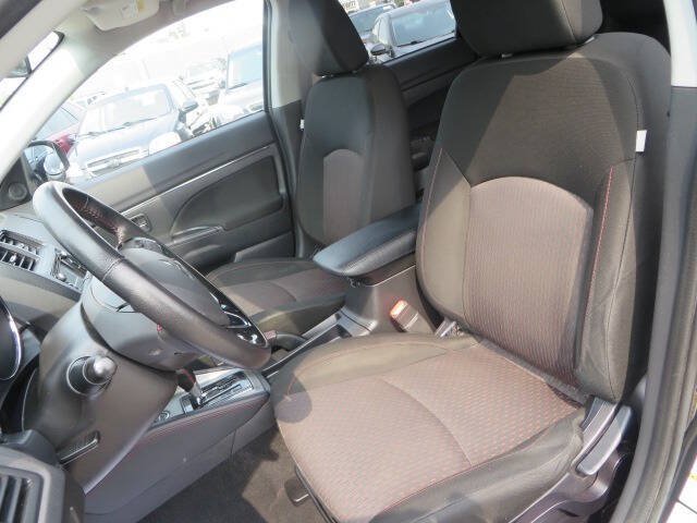 Used 2018 Mitsubishi Outlander Sport ES AWD/4WD image 14