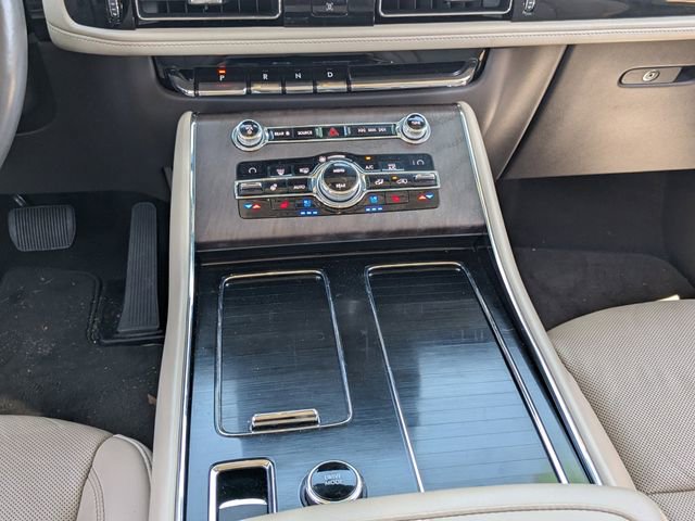 Used 2020 Lincoln Aviator Reserve w/ Equipment Group 201A RWD image 19