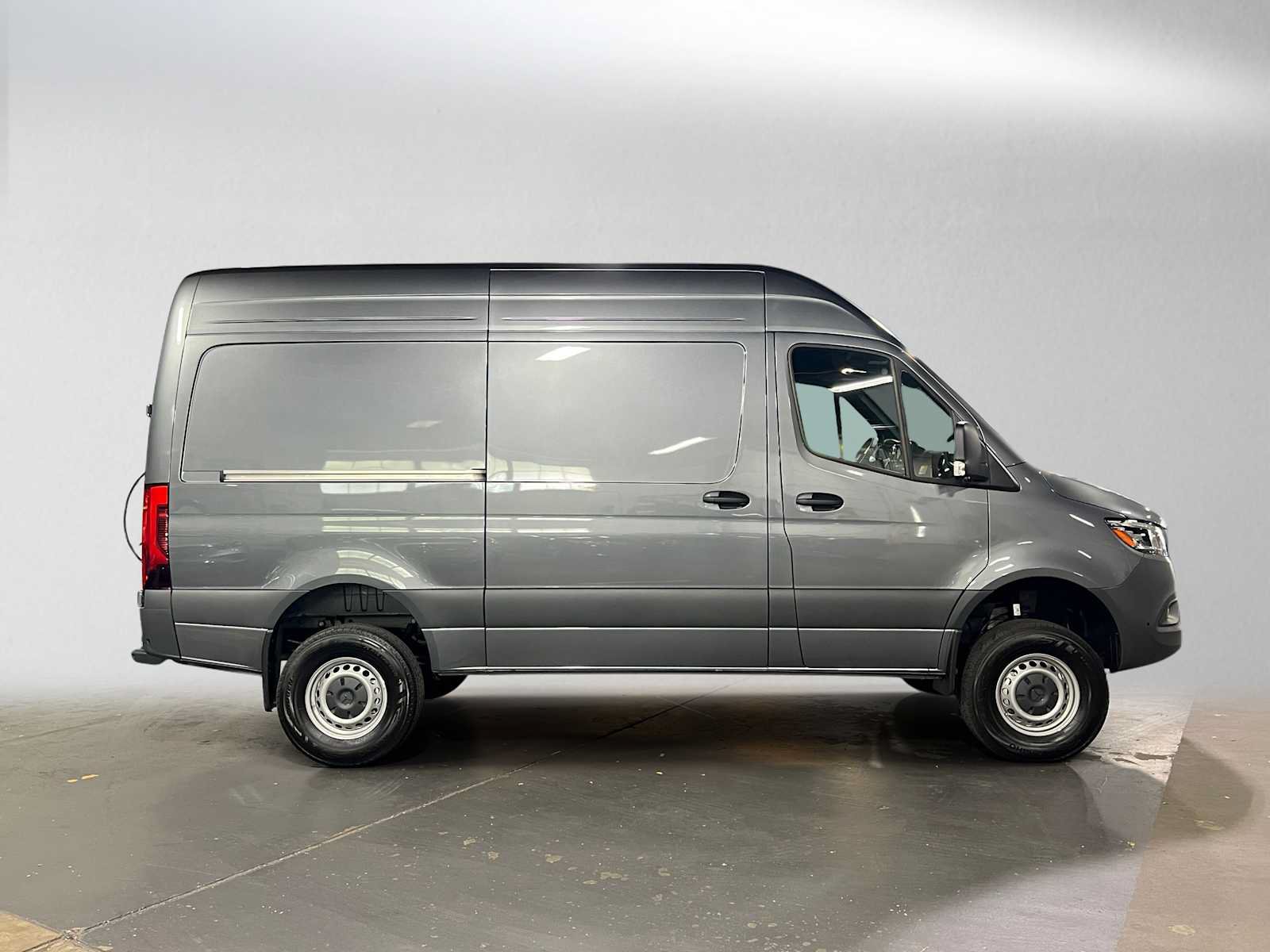 Used 2026 Mercedes-Benz Sprinter 2500 image 2