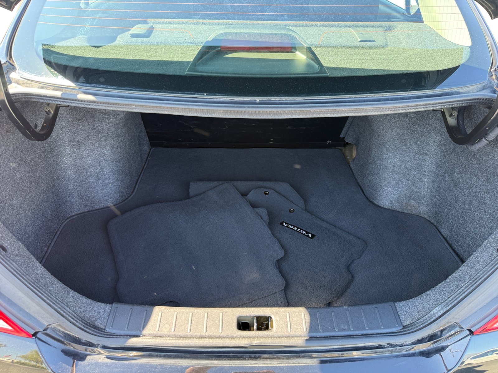 Used 2017 Nissan Versa S FWD image 17