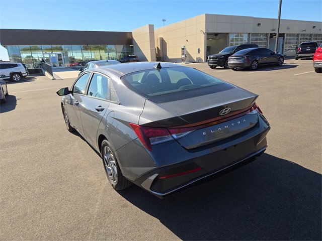 Certified 2024 Hyundai Elantra SEL image 7