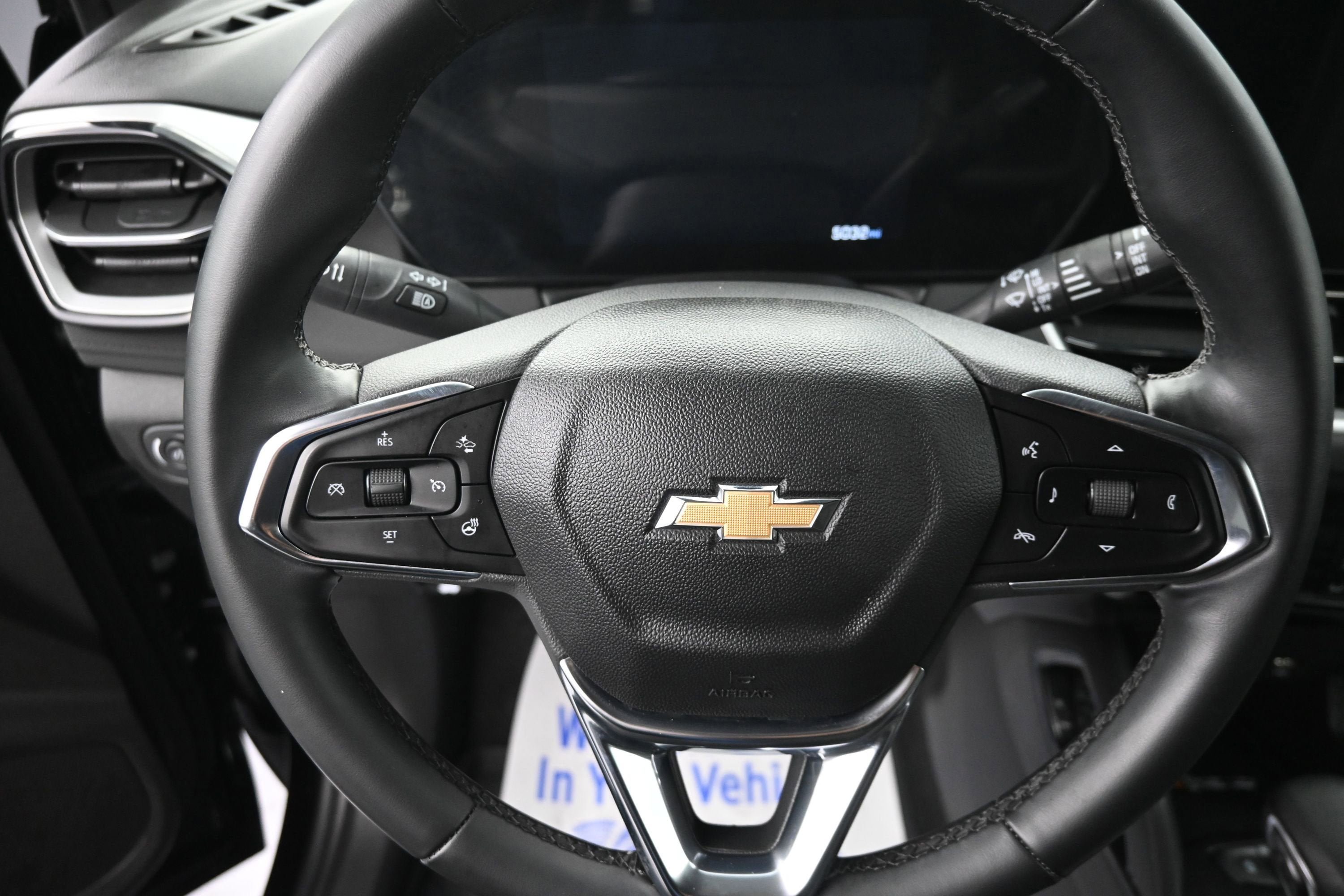 Used 2025 Chevrolet TrailBlazer LT w/ Convenience Package FWD image 11
