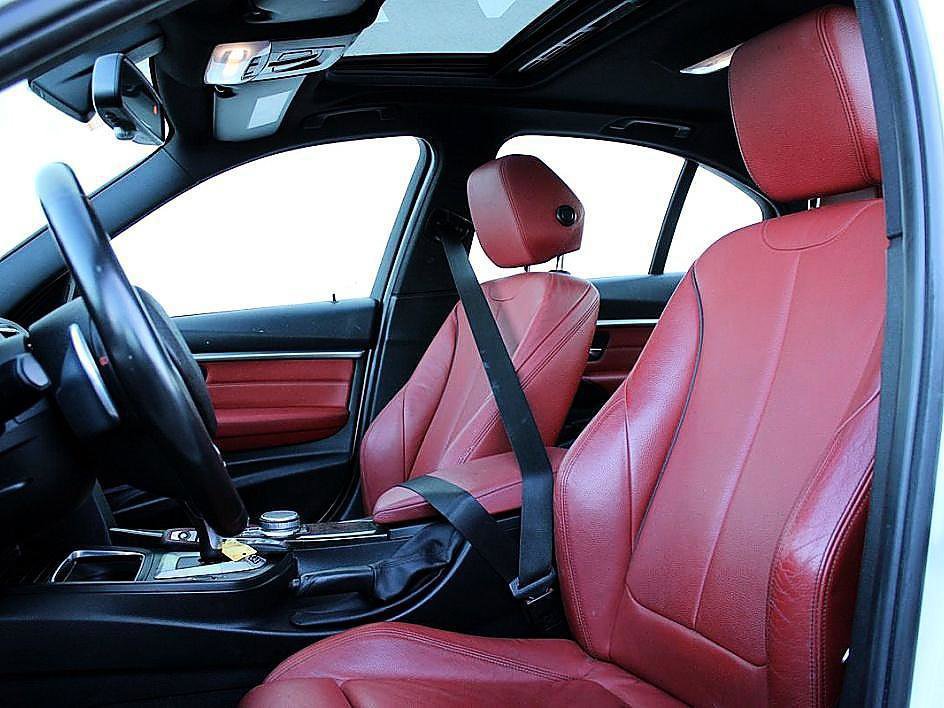 Used 2018 BMW 330e image 11