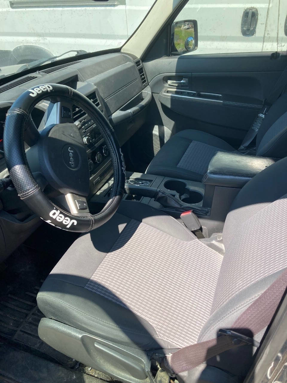 Used 2010 Jeep Liberty Renegade w/ Premium Group image 4