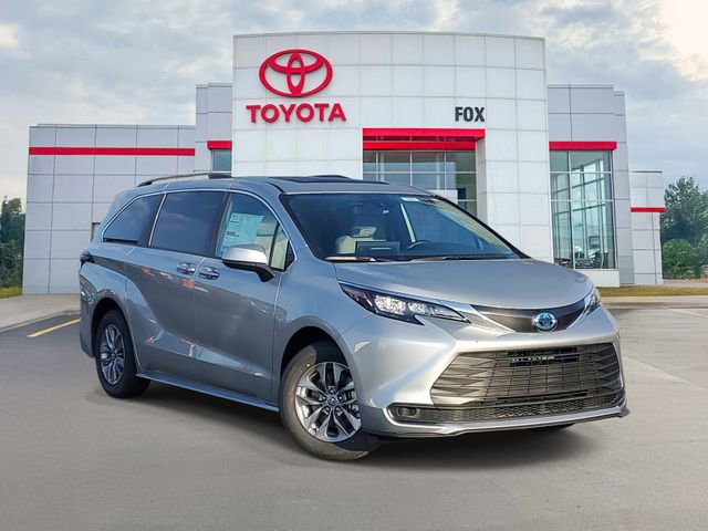 New 2025 Toyota Sienna LE