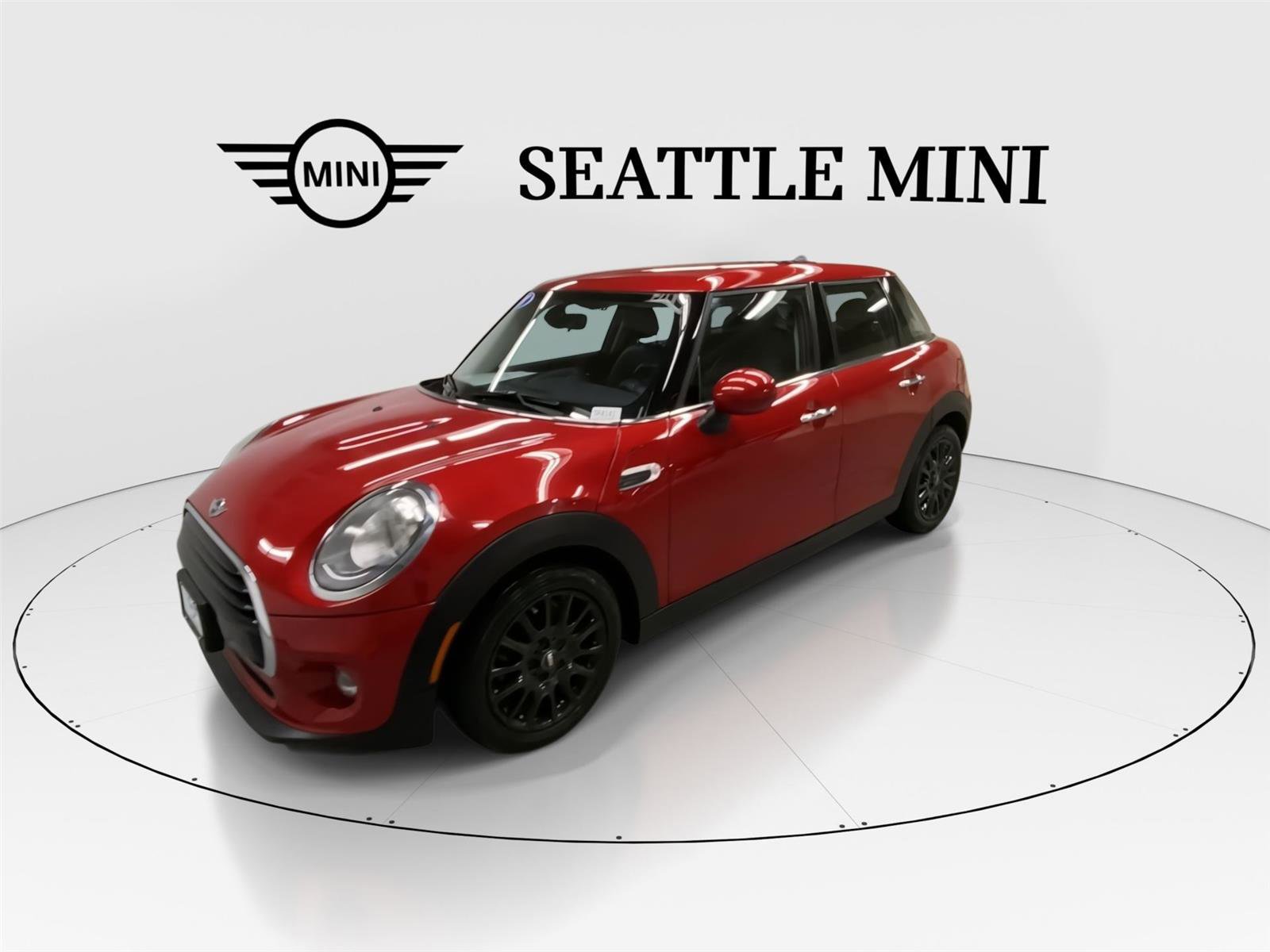 Used 2018 MINI Cooper 4-Door Hardtop image 5