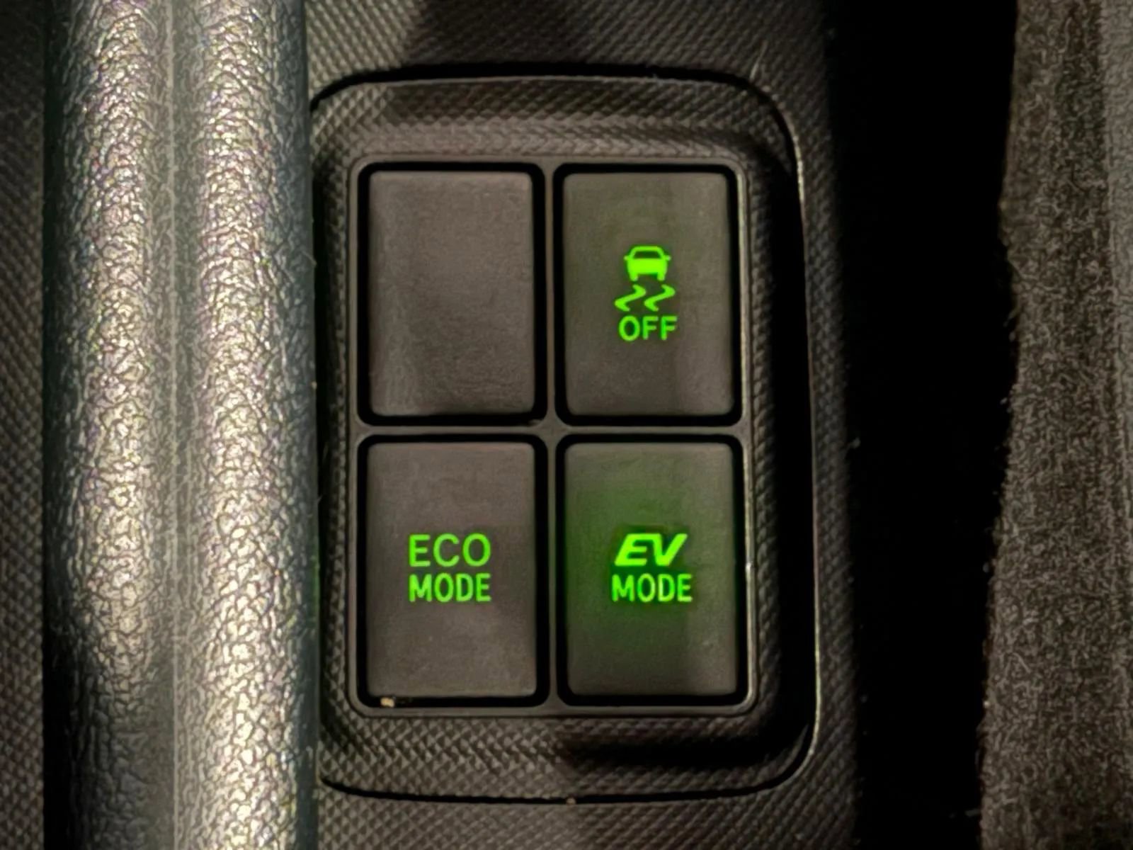 Used 2015 Toyota Prius C Three image 28