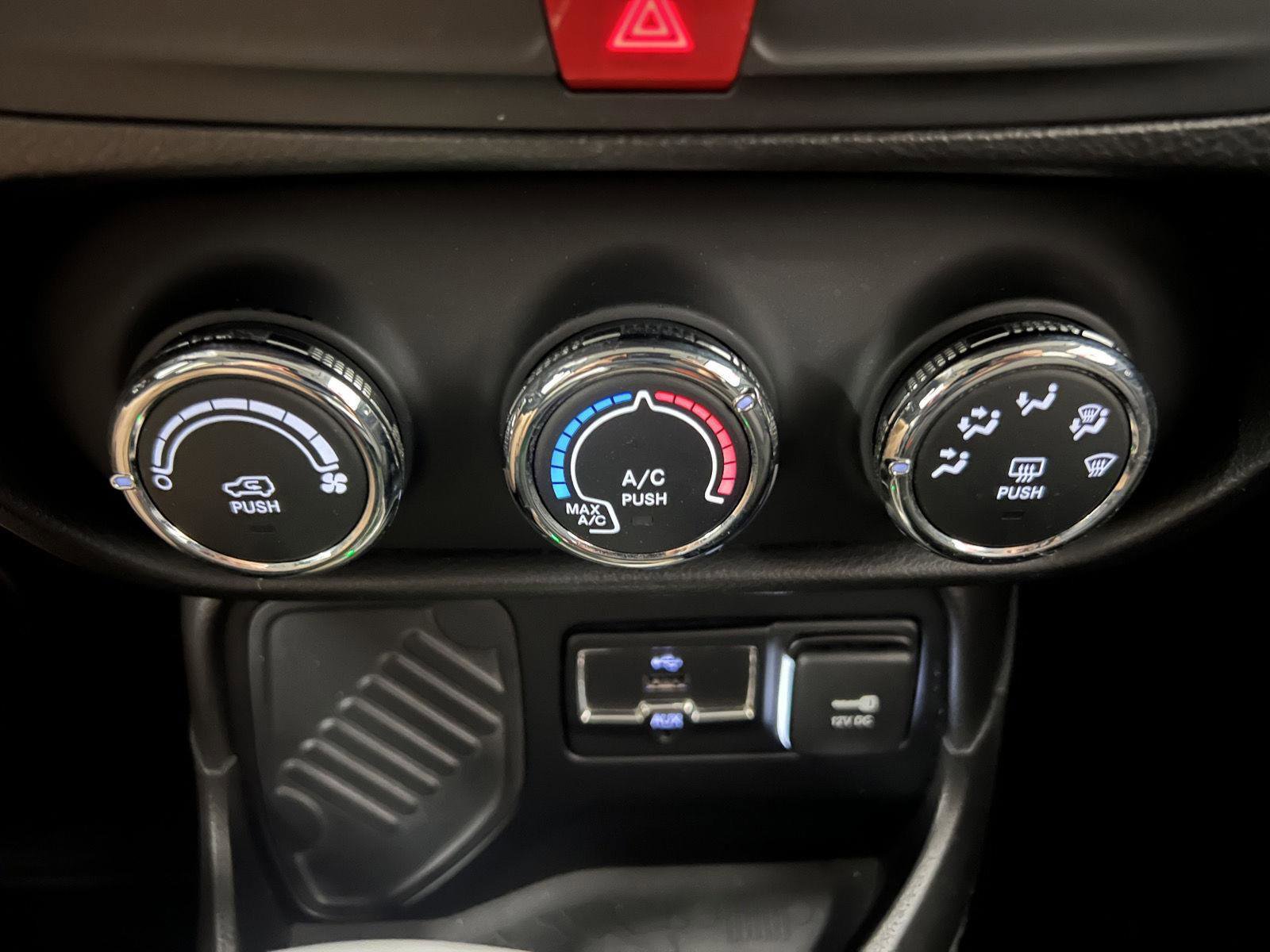 Used 2017 Jeep Renegade Sport w/ Power & Air Group image 21