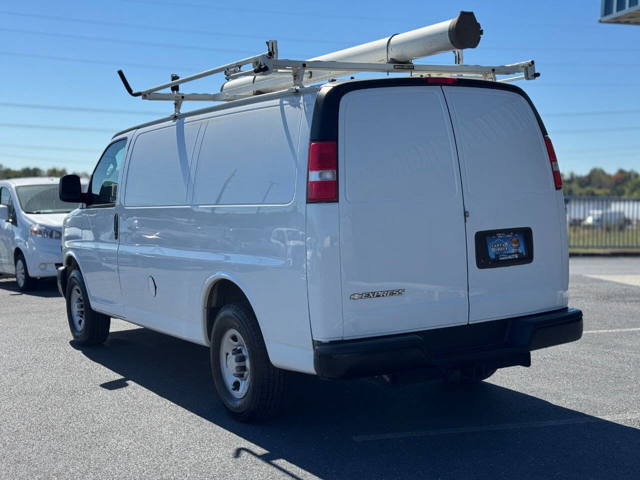 Used 2019 Chevrolet Express 2500 2500 3dr Cargo Van w/ Driver Convenience Package image 5