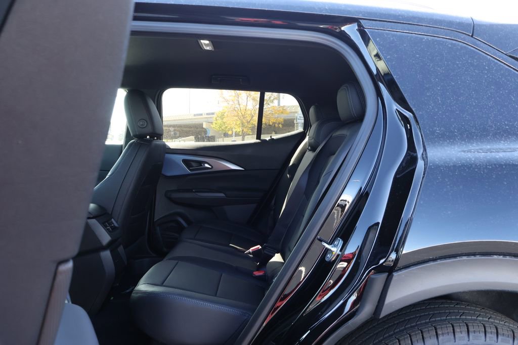 New 2026 Chevrolet Equinox EV LT image 31