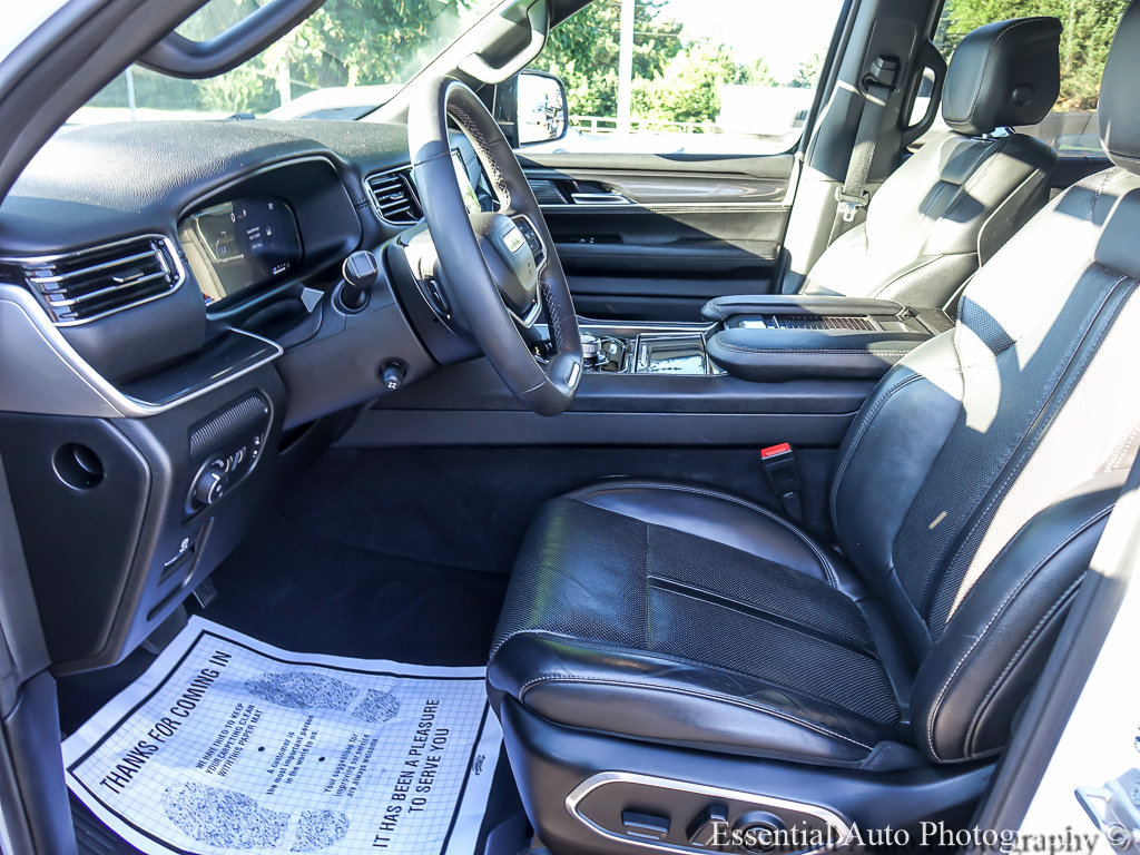 Used 2023 Jeep Wagoneer 4WD w/ Convenience Group I image 12