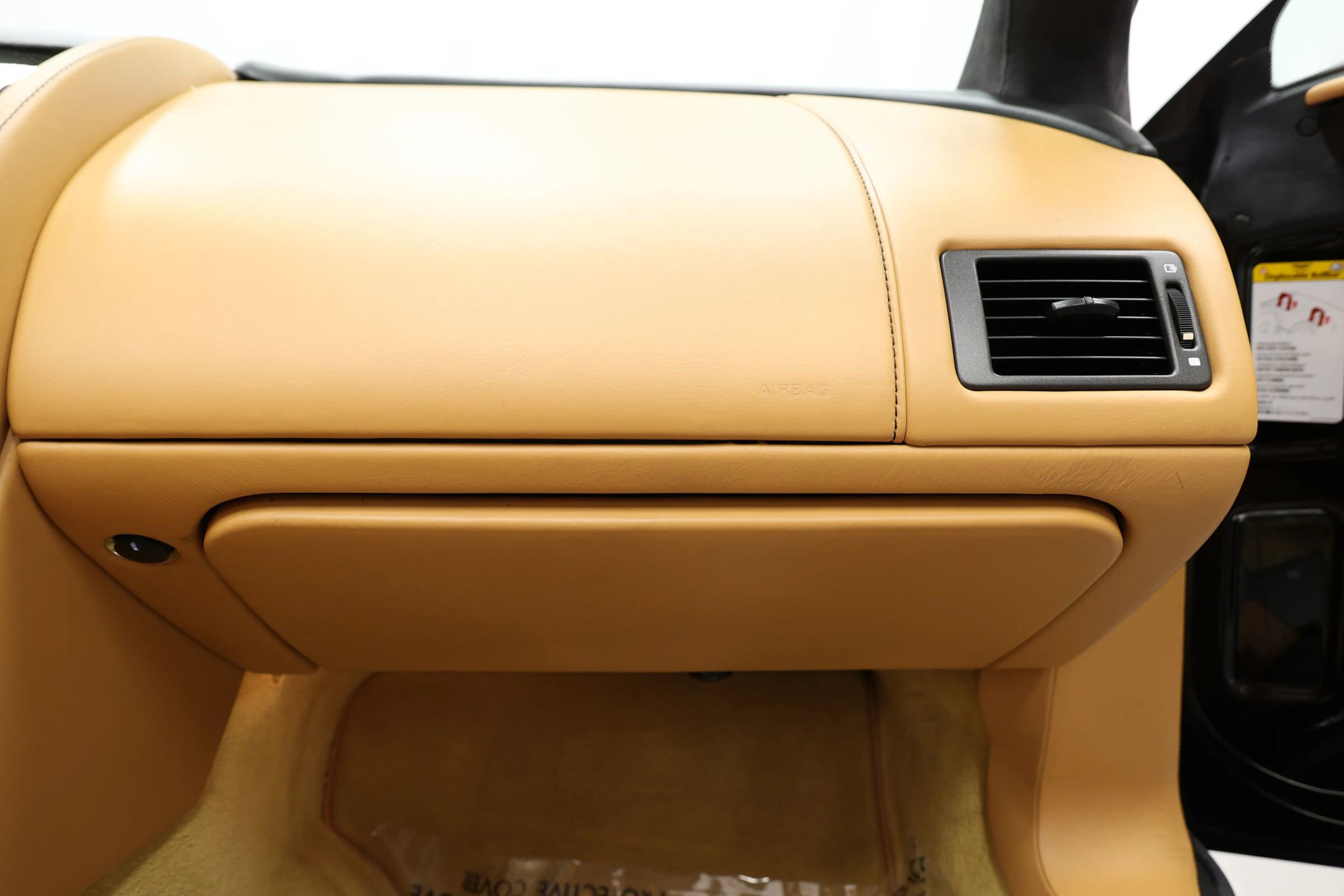 Used 2012 Aston Martin V8 Vantage Roadster image 74