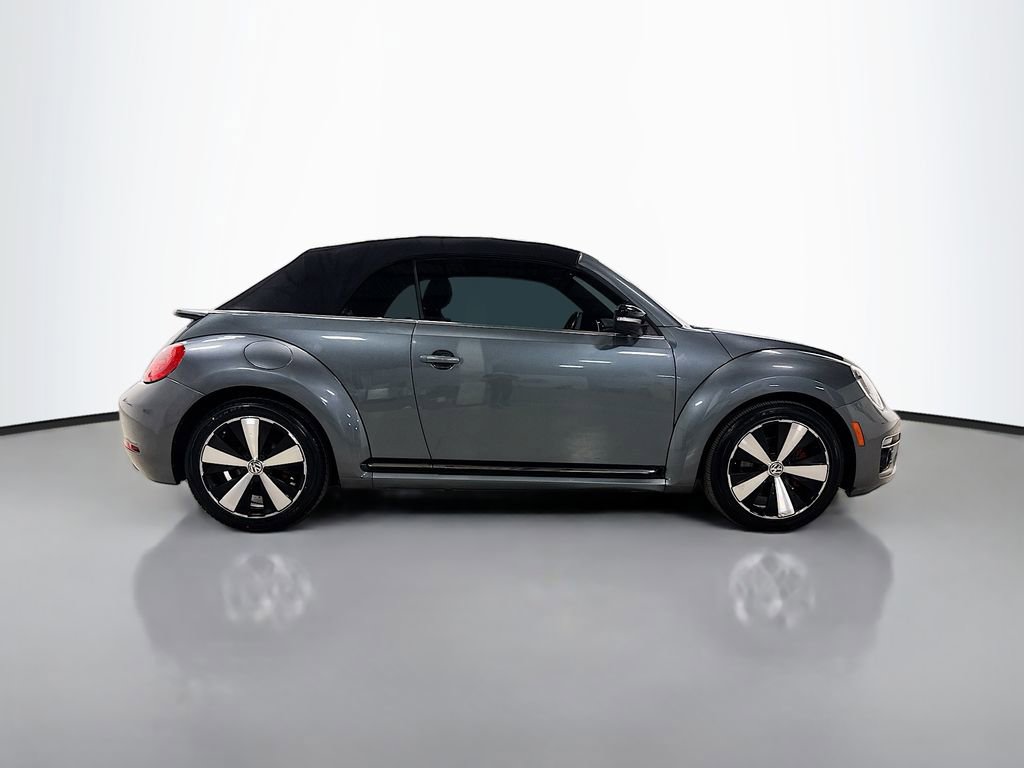 Used 2013 Volkswagen Beetle 2.0T image 9
