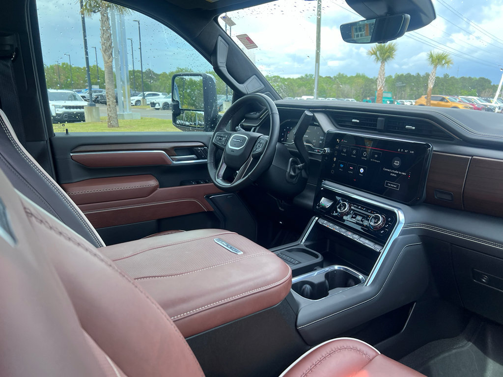Used 2025 GMC Sierra 2500 Denali Ultimate image 12