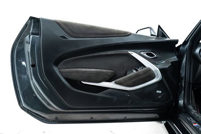 Used 2017 Chevrolet Camaro ZL1 image 17