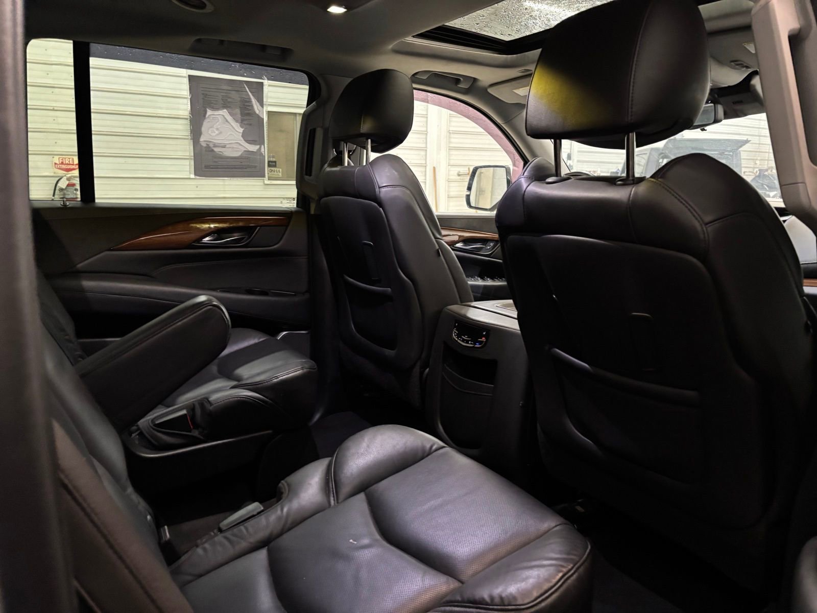 Used 2020 Cadillac Escalade ESV Luxury image 31