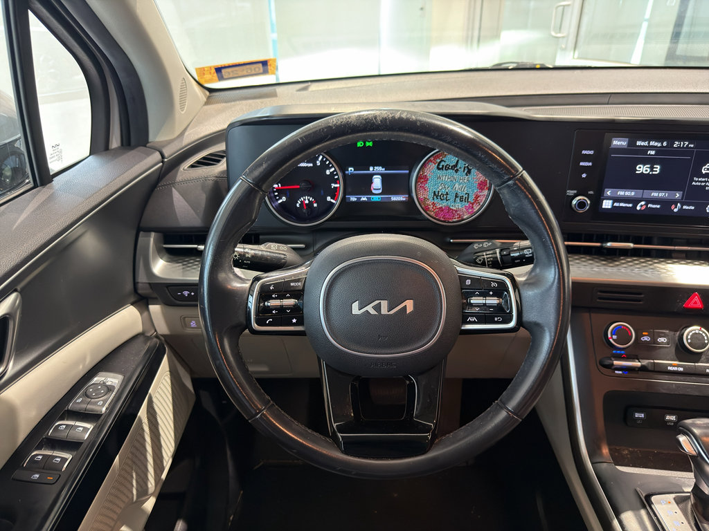 Used 2023 Kia Carnival LX FWD image 15