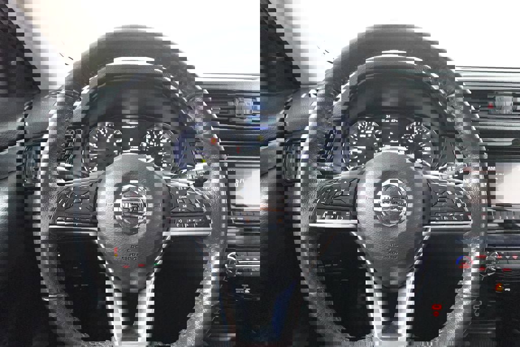 Used 2017 Nissan Rogue SV image 14