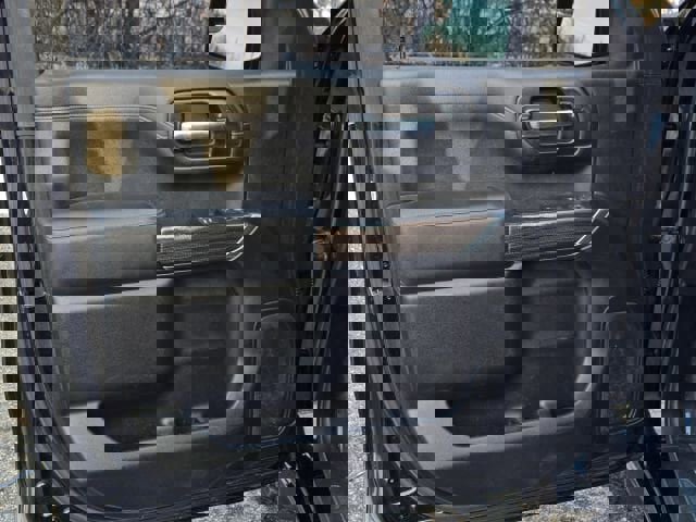 Used 2020 Chevrolet Silverado 1500 LT w/ Convenience Package image 10