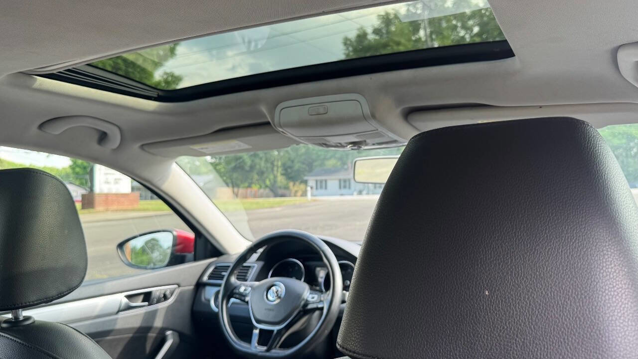 Used 2019 Volkswagen Passat 2.0T Wolfsburg FWD image 11
