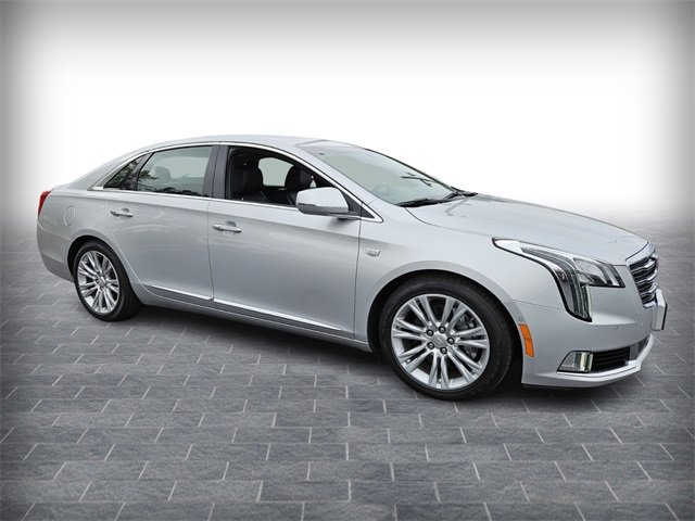 Used 2019 Cadillac XTS Luxury image 3