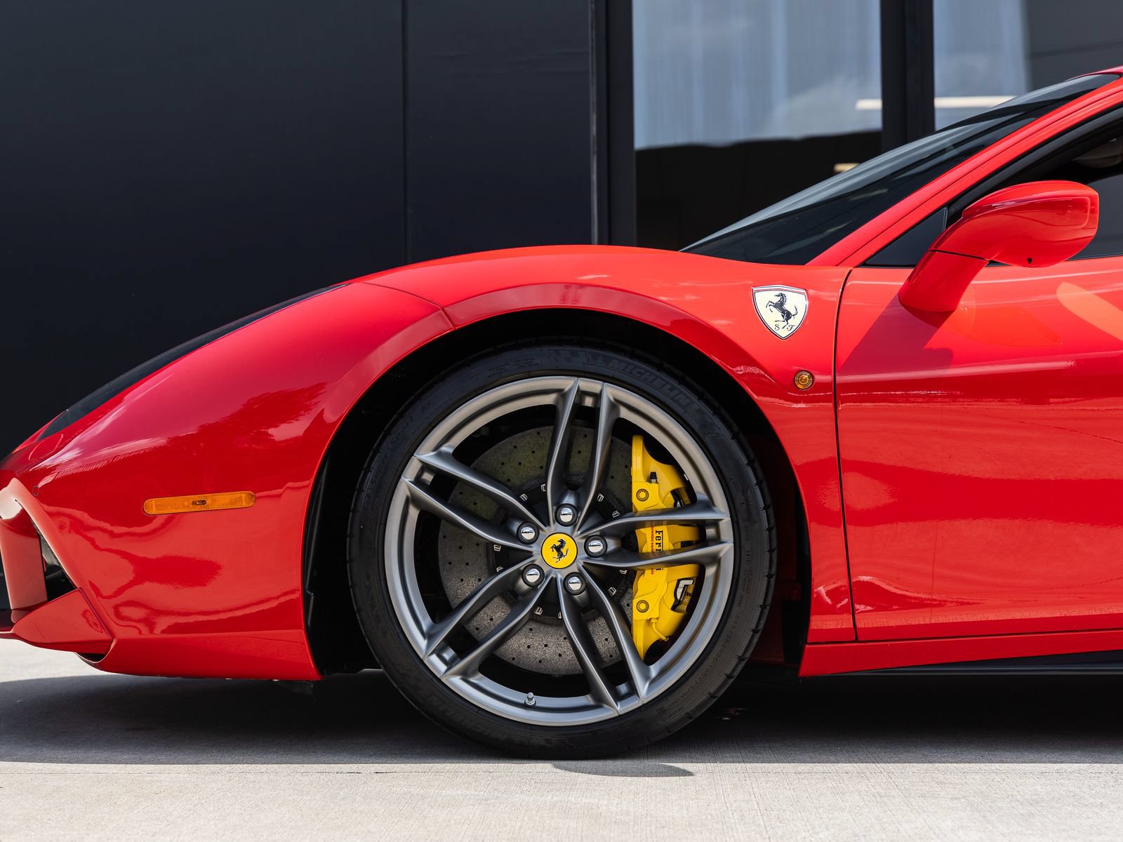 Used 2017 Ferrari 488 GTB RWD image 12