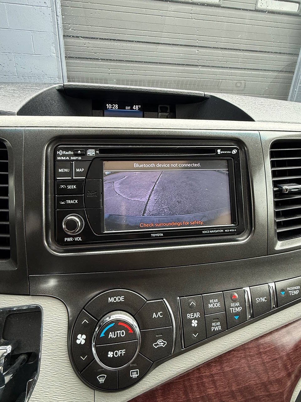Used 2013 Toyota Sienna XLE FWD image 37