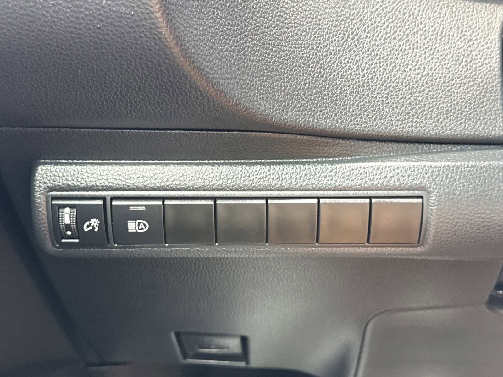 Used 2024 Toyota Corolla LE FWD image 17