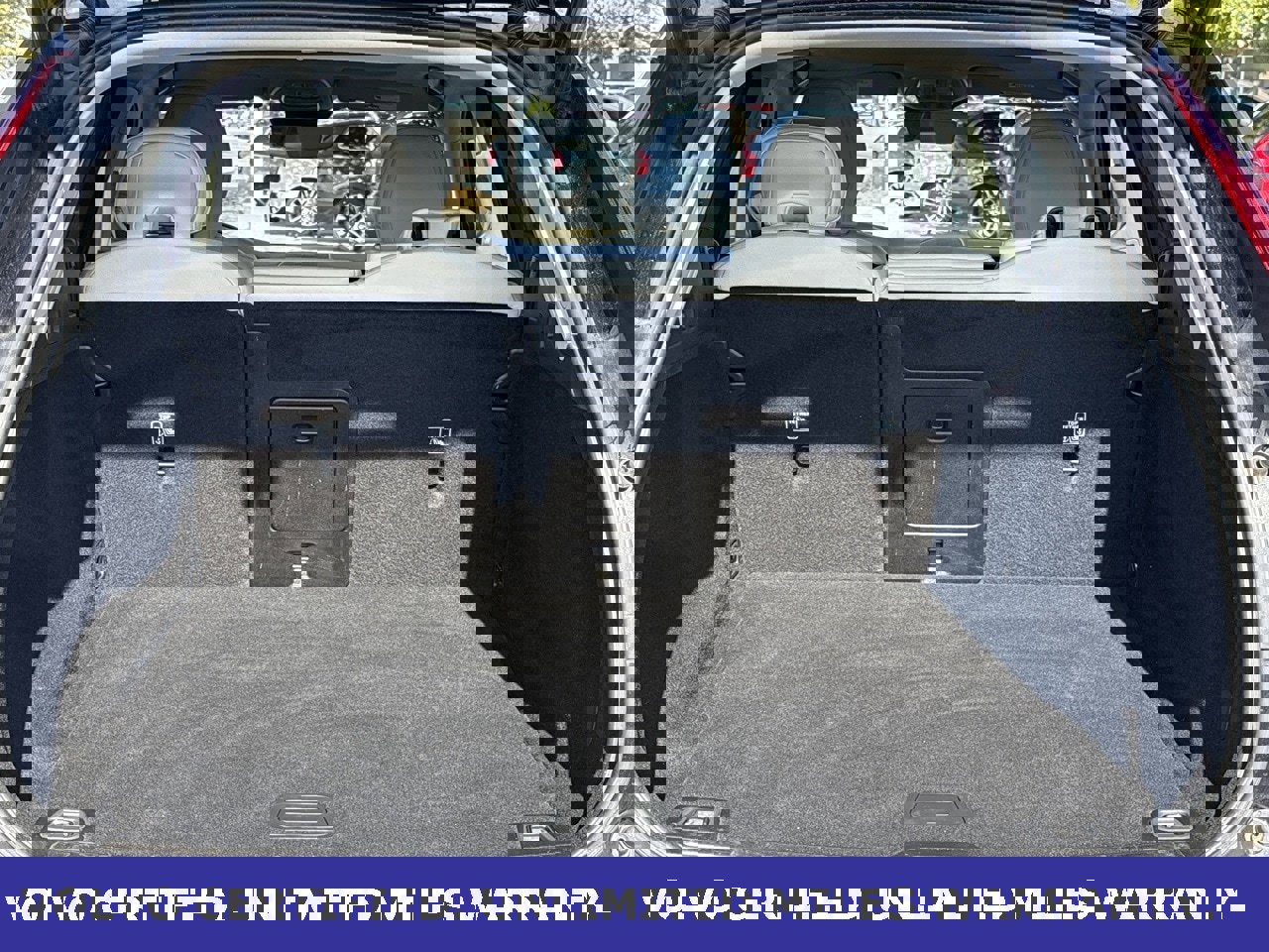 Certified 2023 Volvo XC60 B5 Plus w/ Climate Package image 36