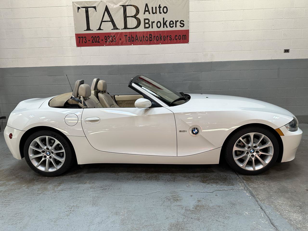 Used 2007 BMW Z4 3.0i RWD image 2