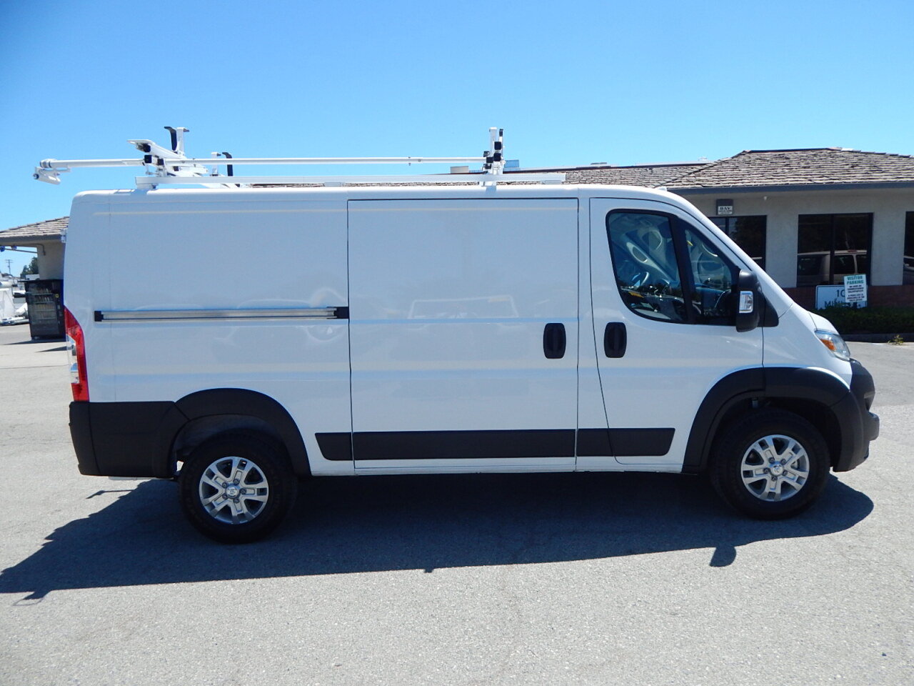 Used 2025 RAM ProMaster 1500 w/ Quick Order Package 22G SLT FWD image 9