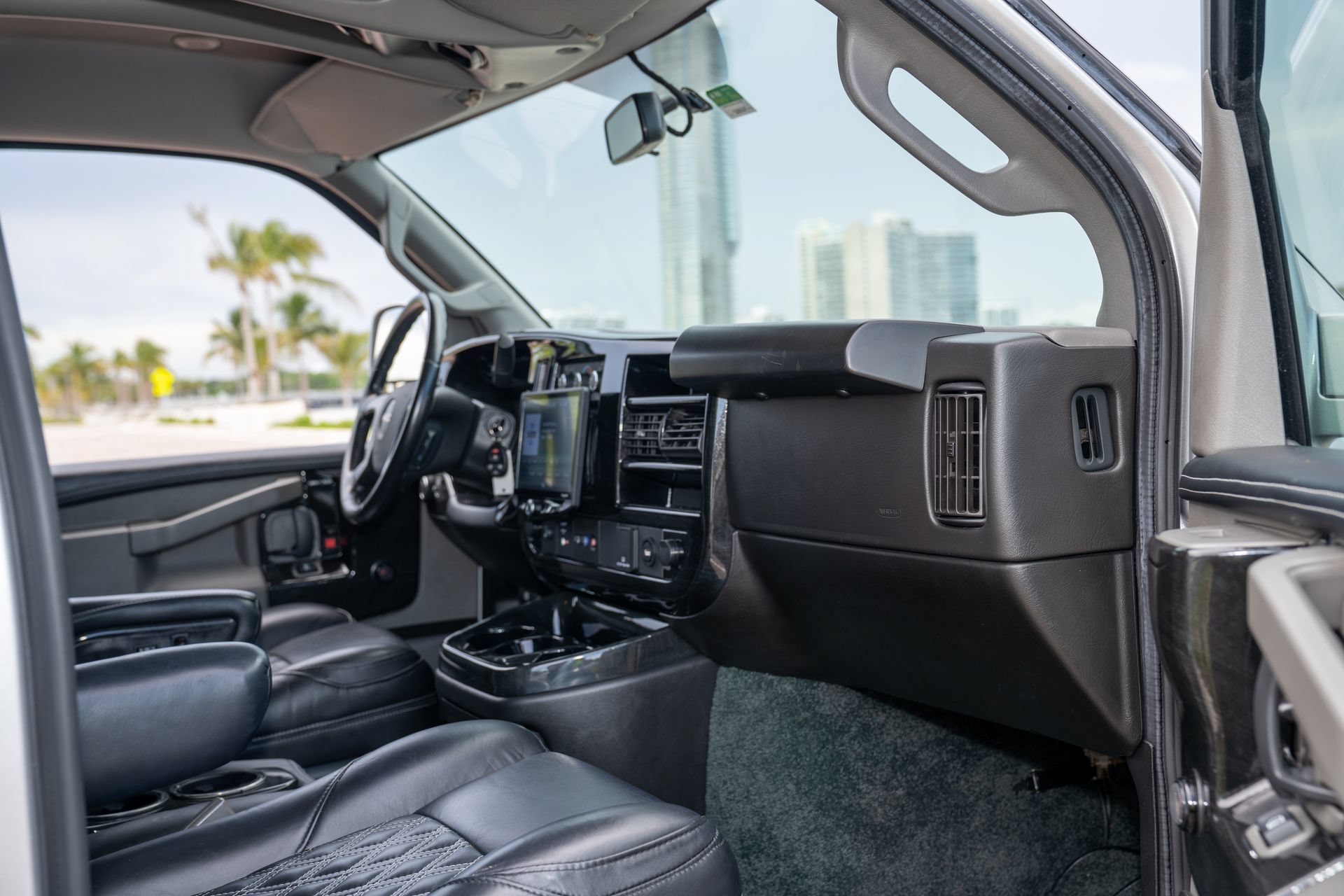 Used 2022 GMC Savana 2500 Extended RWD image 20