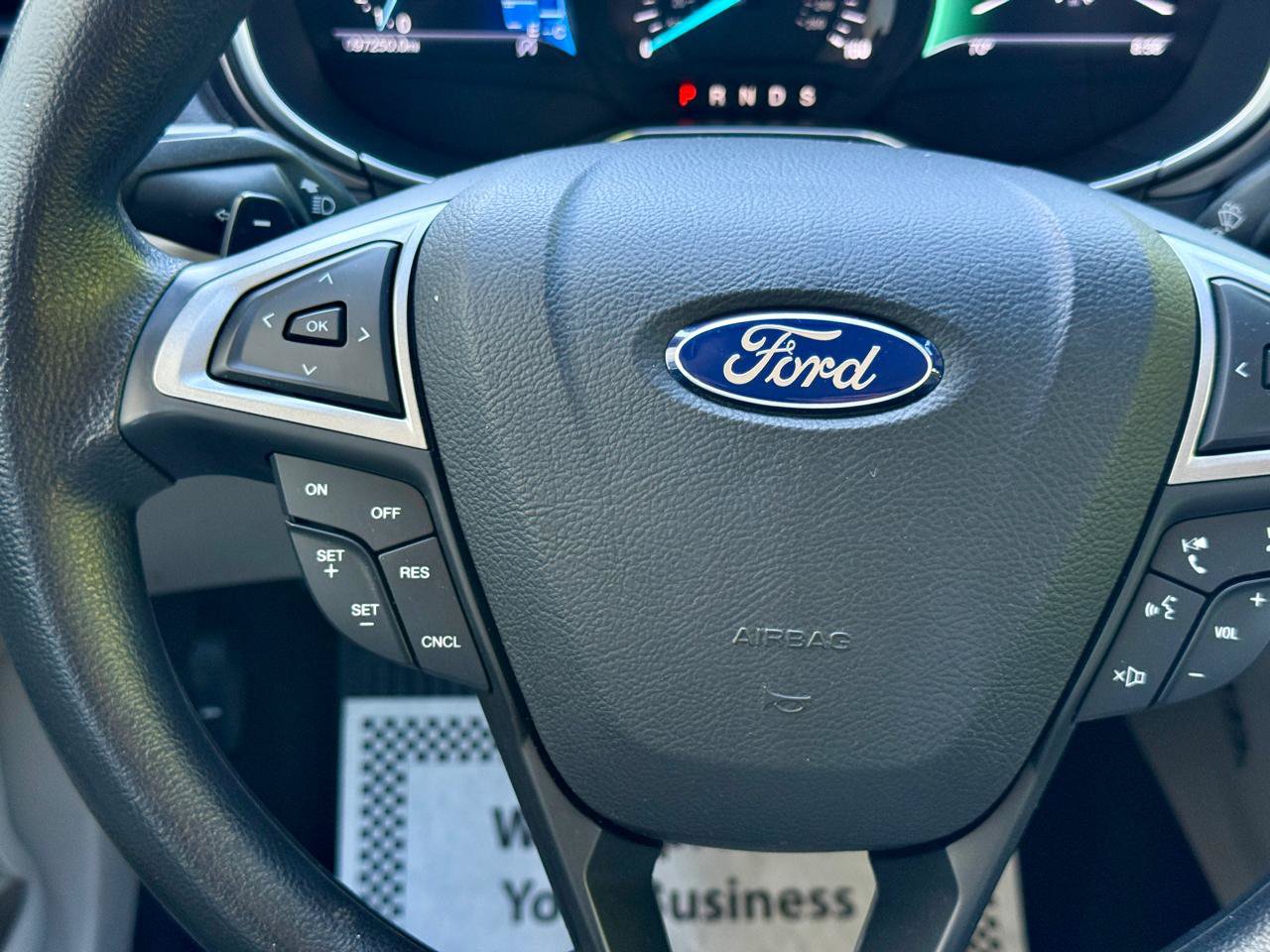 Used 2017 Ford Fusion SE w/ Fusion SE Technology Package FWD image 20