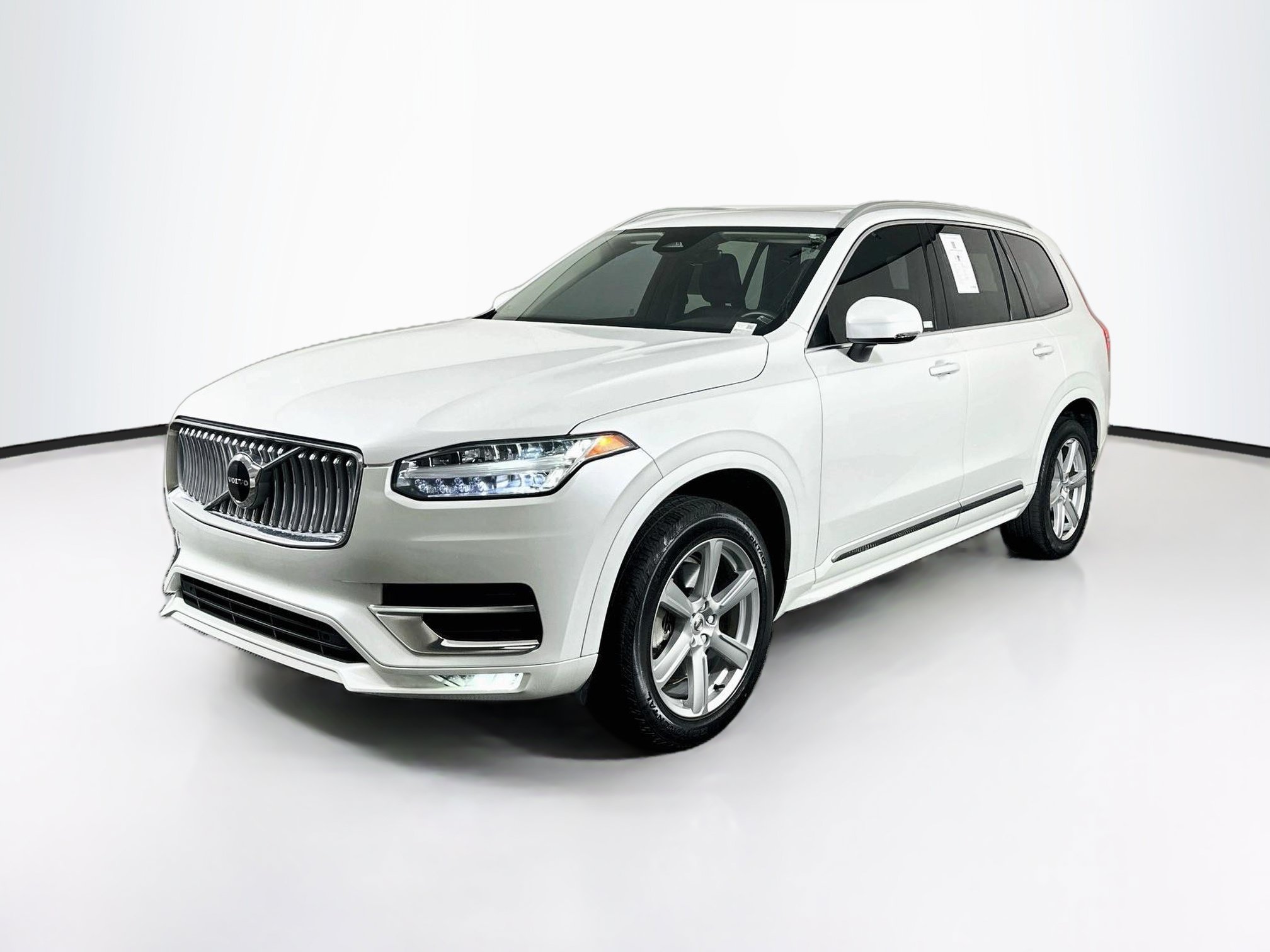 Used 2024 Volvo XC90 B5 Core AWD/4WD image 3