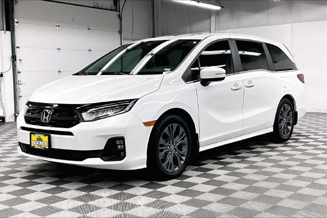 Used 2025 Honda Odyssey Touring image 12